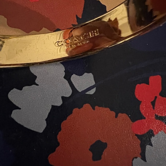 Coach bangle bracelet nwot - Picture 3 of 4